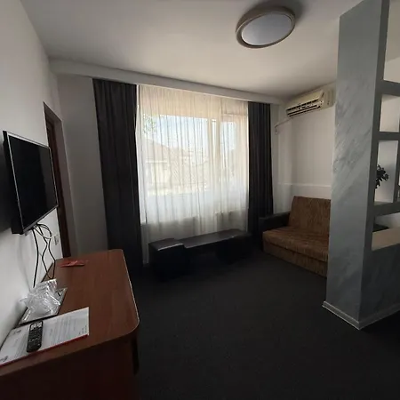Tranzzit Ed Boutique