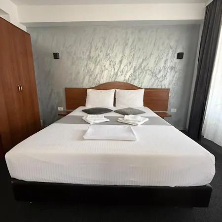 Tranzzit Ed Boutique 3*