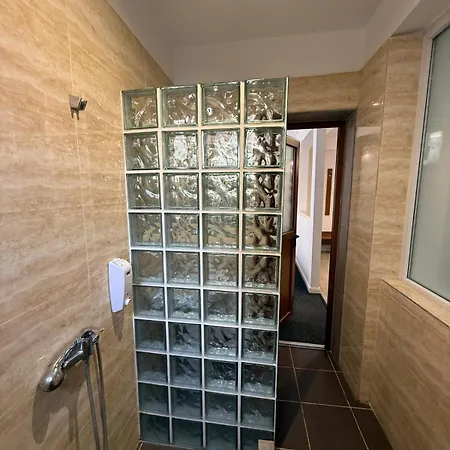 Tranzzit Ed Boutique